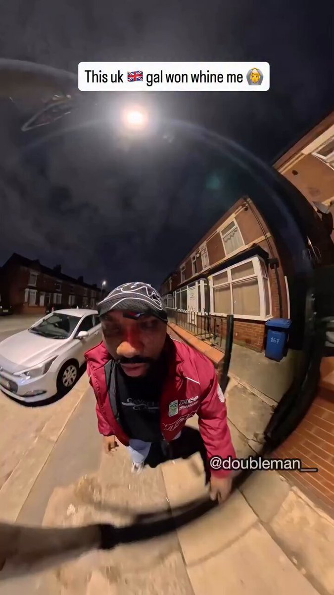 This content creator tried to stop a UK babe on the street to ask for her number, but she didn’t want to stop at first. He ended up giving her his IG, and you wouldn’t believe what happened next… He said she wan Poco am 😂