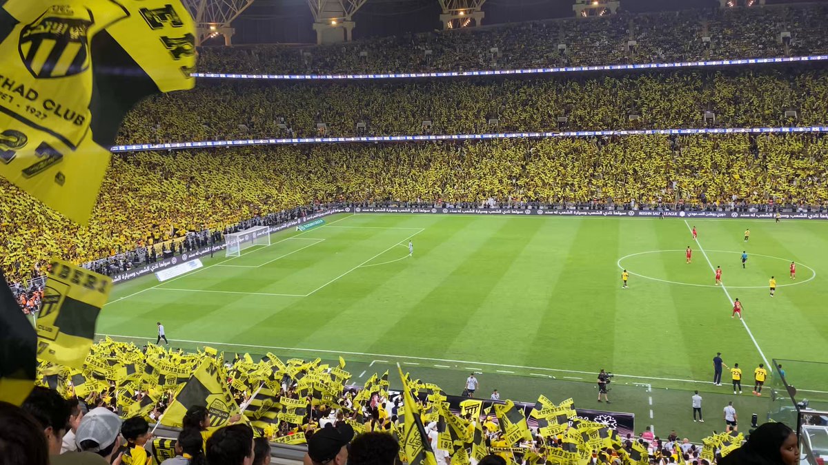 #الاتحاد_الحزم #الاتحاد #النمور #الاتحاد_الفتح من هو المسؤول " الرياضي " الذي لايفرح بهذه المشاهد " العالمية " ؟!!