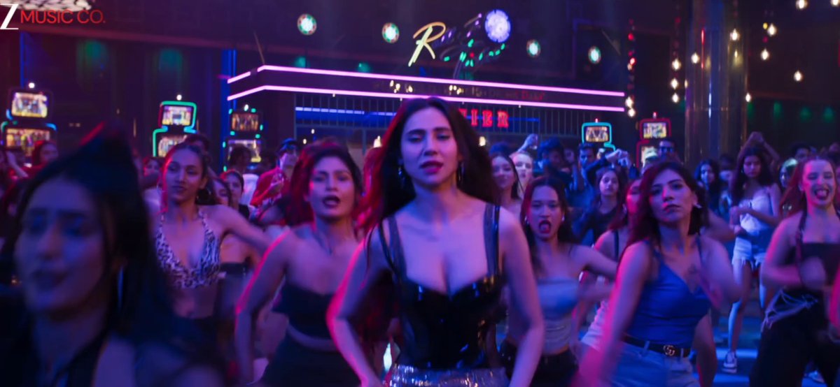 #ImGame - Who is this Actress - From #DulquerSalmaan Film Loser Song.
