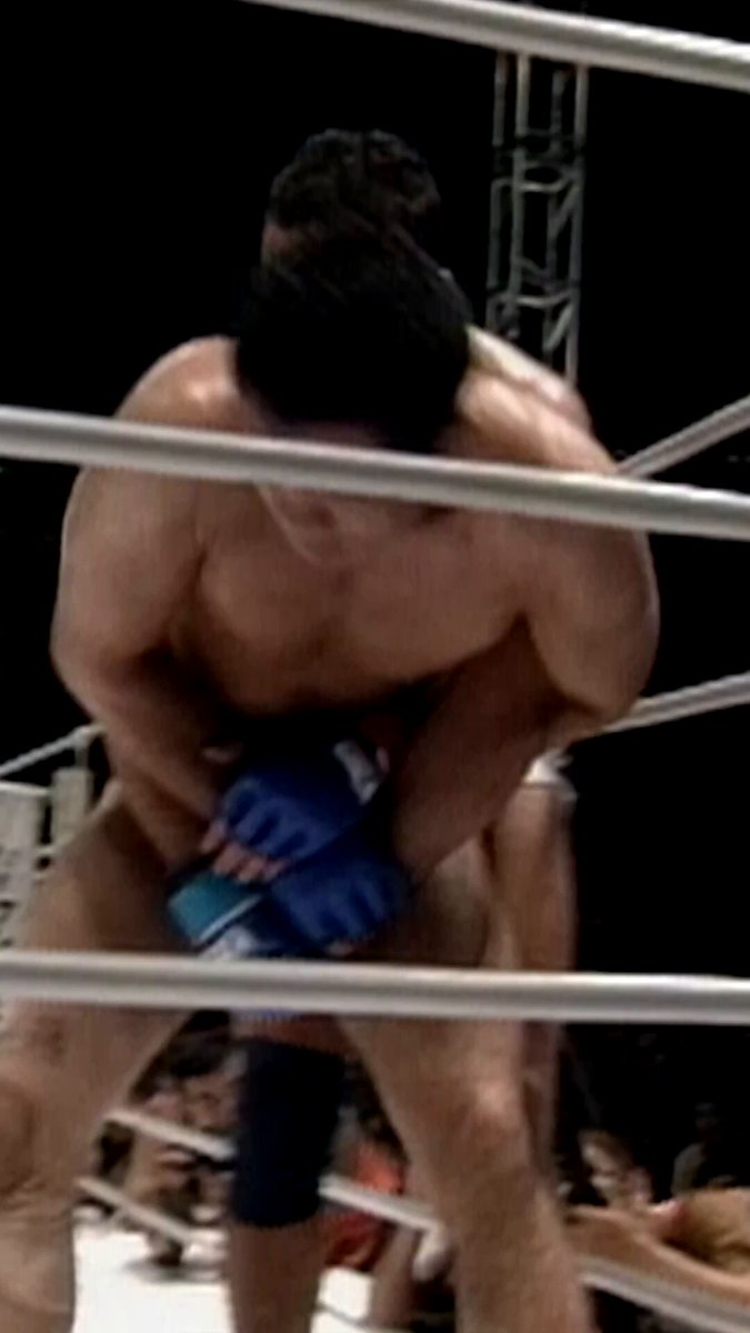 The Gracie Hunter 🥋 🇯🇵 👹 #OnThisDay in 2000: Kazushi Sakuraba BROKE Renzo Gracie's arm 😬