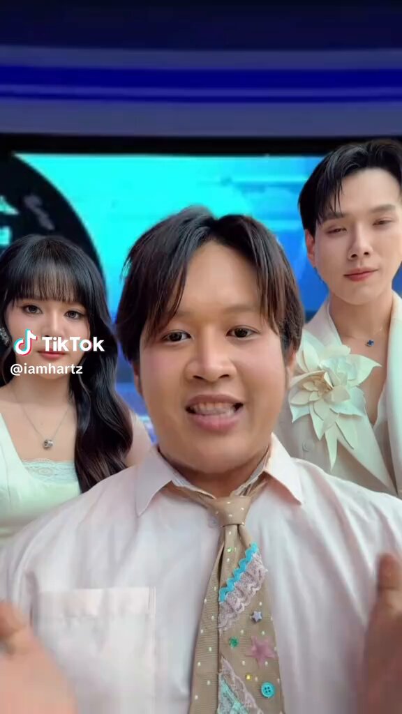โอ้ย ขำมาครึ่งชั่วโมงแล้วทุกคนไปมุง555666677778