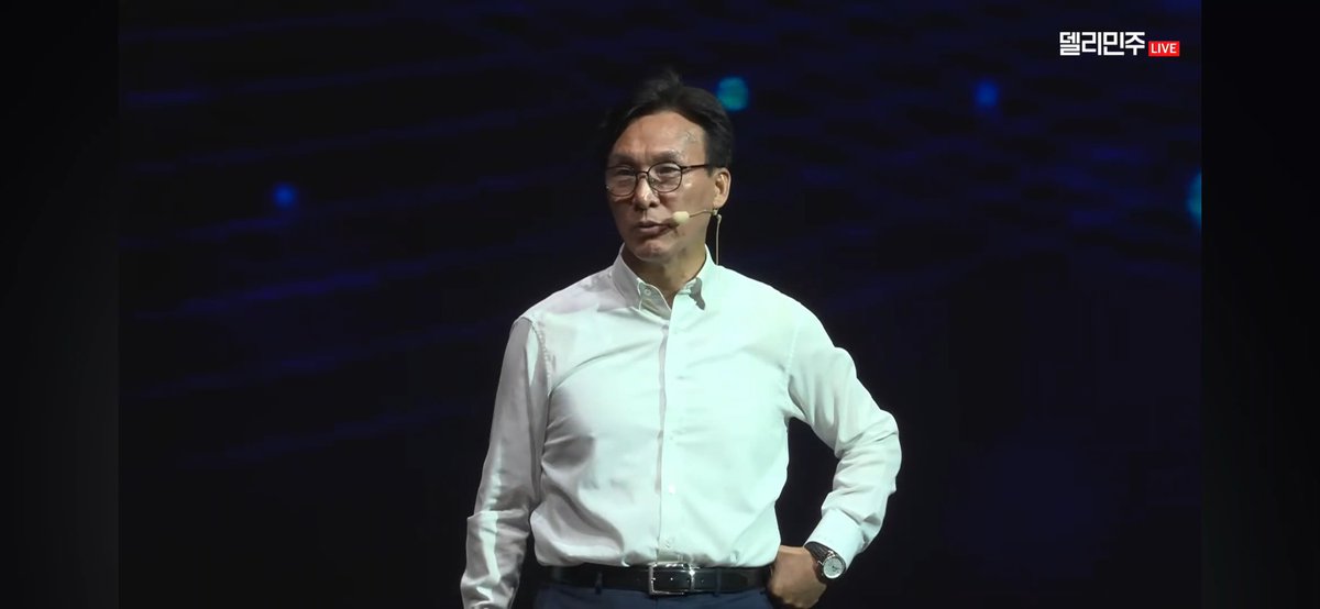 저는 동시다발적으로 일을 펼친 다음에 꼼꼼하게 점검하는데 굉장히 자신있는 사람입니다. 그래서 이걸 거의 다 펼치겠습니다. 다 뛸 수 있게 하겠습니다. 그리고 제가 아주 무섭게 점검하겠습니다. 제안하고 실행하고 당을 점검하는 그런 방식으로 들어갈 것이다. 단체들이 지방자치제들이 공무 사업을 내고 그걸 따기 위해서 애를 태우는 정도의 치열함과 절박성이 없으면, 저는 우리당은 살아날 수 없다고 생각합니다. 우리 의원들 전체가 누가 보든 보지 않든 치열하게 일하는 과정을 거쳐야 2년후 총선에 해 볼 가능성이 생기고, 여당 선거는 쉽지 않습니다. 죽어라 해야 가능성이 생기는 것입니다. 이긴다고 보장되지 않습니다. 그리고 1년후 서울시장 선거에 해 볼 가능성이 생깁니다. 대 민 석