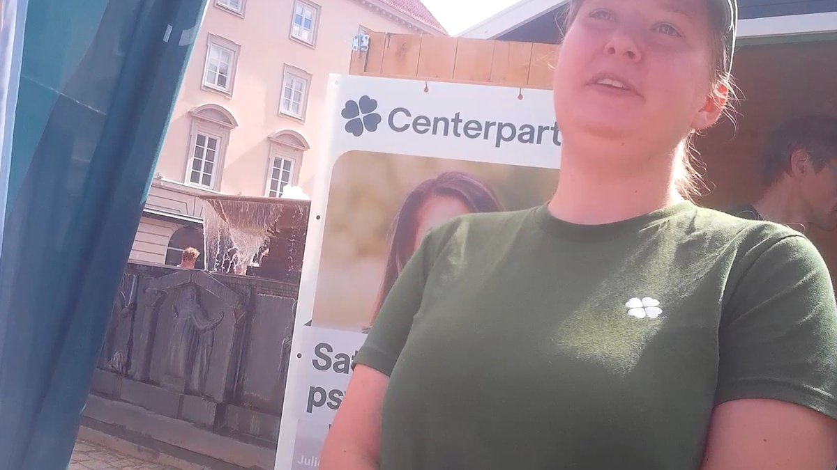 Ett larm har gått ut bland Centerpartiets valarbetare. Valstugan i Linköping fick frågan: “Ska man varna sitt grannskap om en pedofil flyttar in?” Svaret? “Det svarar jag inte på. För det har vi blivit uthängda med en film på.”