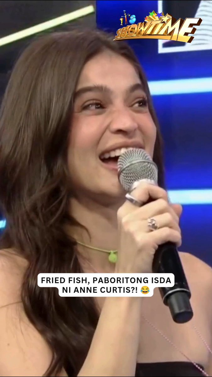 Fried fish?! 😂 Watch #ItsShowtime every 12:00 p.m. from Monday to Saturday on GMA. Watch the full episodes of your favorite GMA shows on the new GMA Play app. Download now on Google Play and App Store. Also available on and Android TVs! #gmanetwork #kapuso #fyp #AnneCurtis #ViceGanda #KimChiu