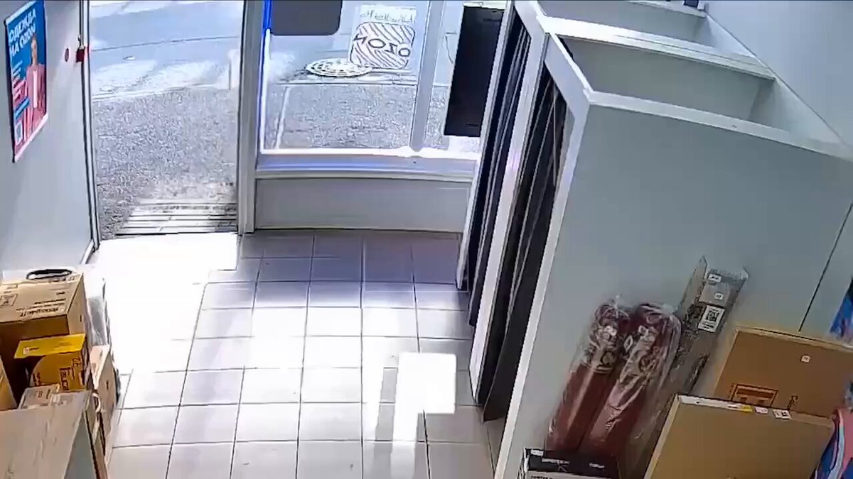 The moment a car carrying a Russian Aerospace Forces and Air Defense lieutenant colonel exploded in St. Petersburg captured by a CCTV camera at an Ozon pickup point.