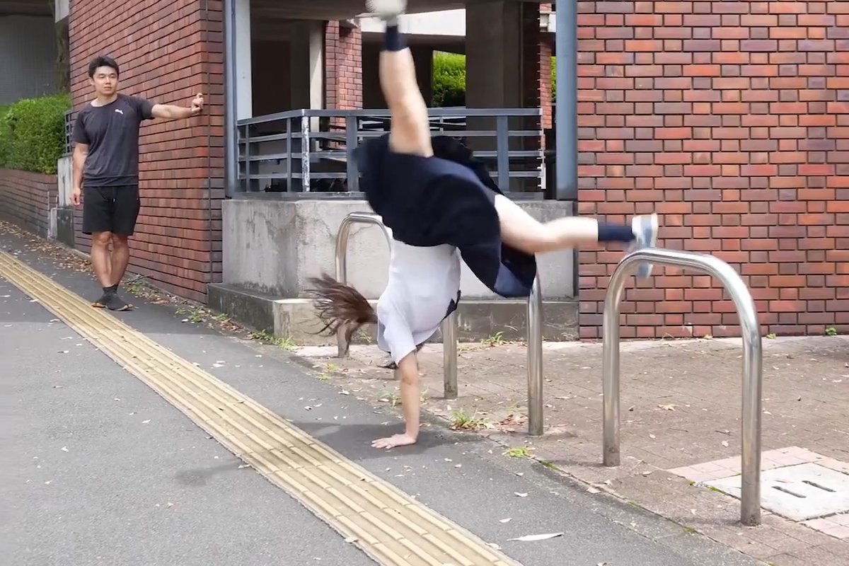 後ろの佐藤さん、ただの通行人説好き😆 ※高画質、0.33倍速、無音 #岩本理瑚 岩本理瑚 僕が見たかった青空 #佐藤惇 日本パルクール協会会長 佐藤 惇 【SASUKE】 #SASUKEワールドカップ2026