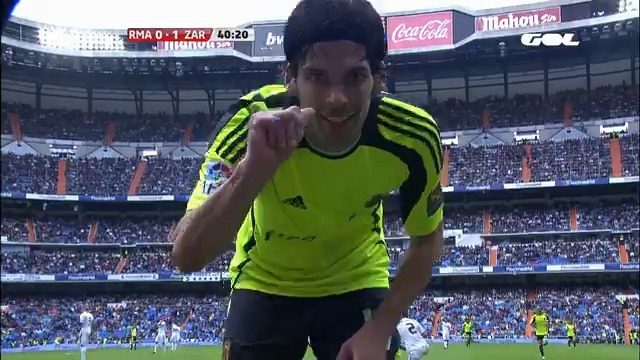 🦁 Un error que Lafita aprovechó para los maños ⌚️ 21:00h 🏆 Temporada 2010/2011 ⚔️ Real Madrid 🆚 Real Zaragoza 🥹 Revive los #PartidosHistóricos de LALIGA en y los principales operadores