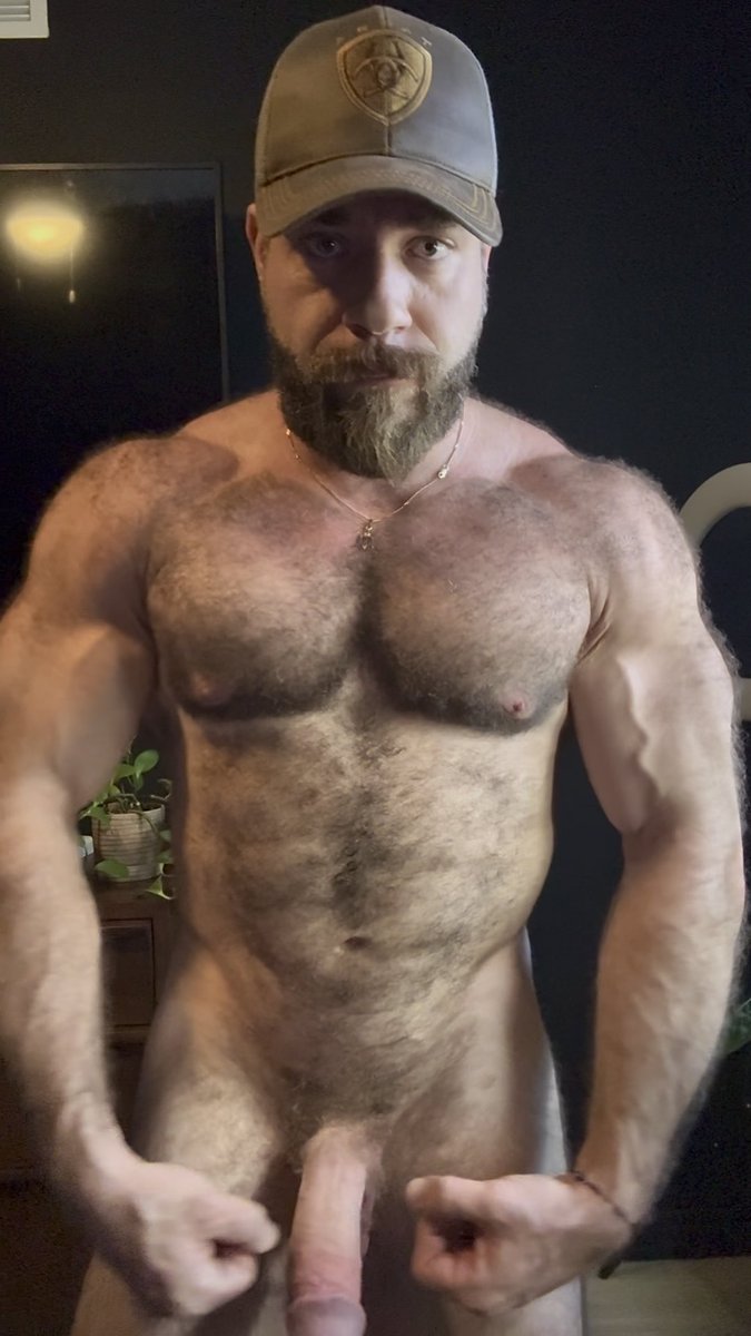Into muscle worship? I’m feeling swole today