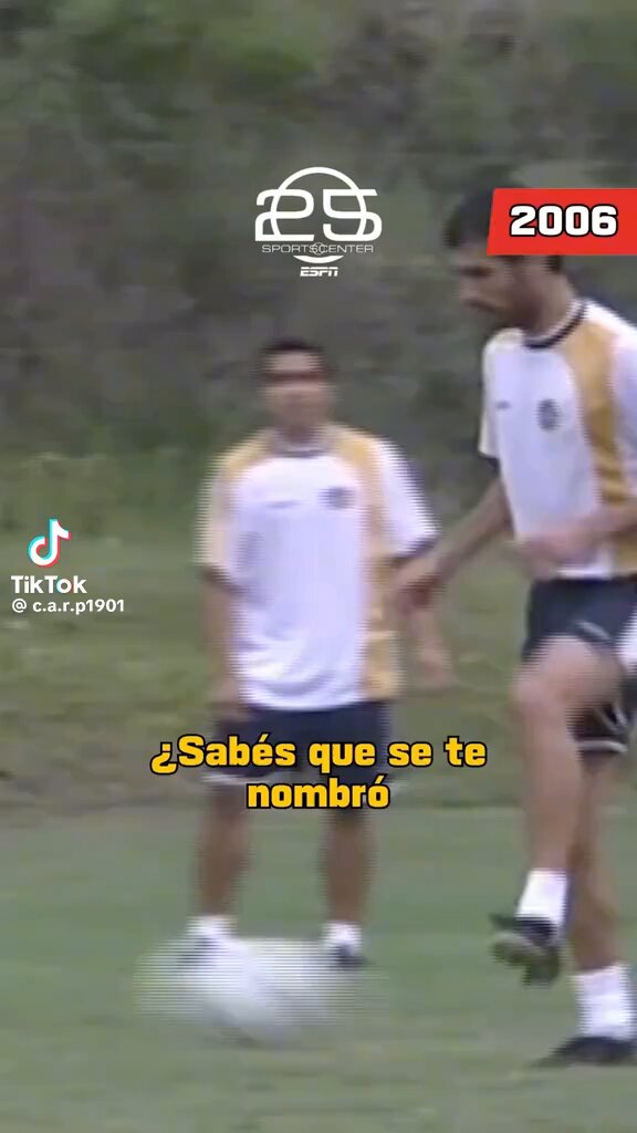 “Estuve hablando para incorporarme a River pero el DT, Astrada, dijo que no porque era viejo. Fue una pena, me hubiera gustado ir POR RIVER, POR SU HISTORIA, PORQUE ES UN EQUIPO QUE NO SOLO QUIERE GANAR, SINO JUGAR BIEN. LE DAN SENTIDO AL CÓMO”. LLAMEN A GUARDIOLA.