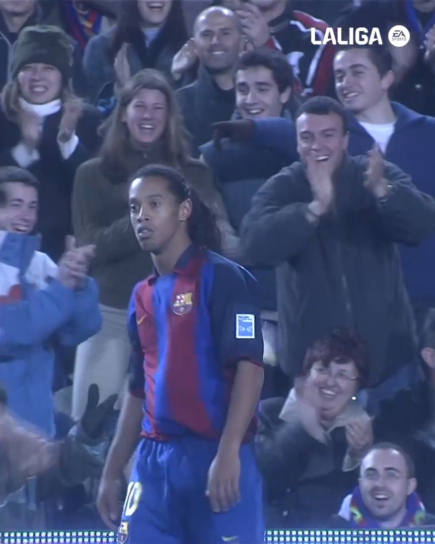 El show de Ronaldinho en un BarçaAthletic para la posteridad. 💫 LALIGAHistory | FC Barcelona