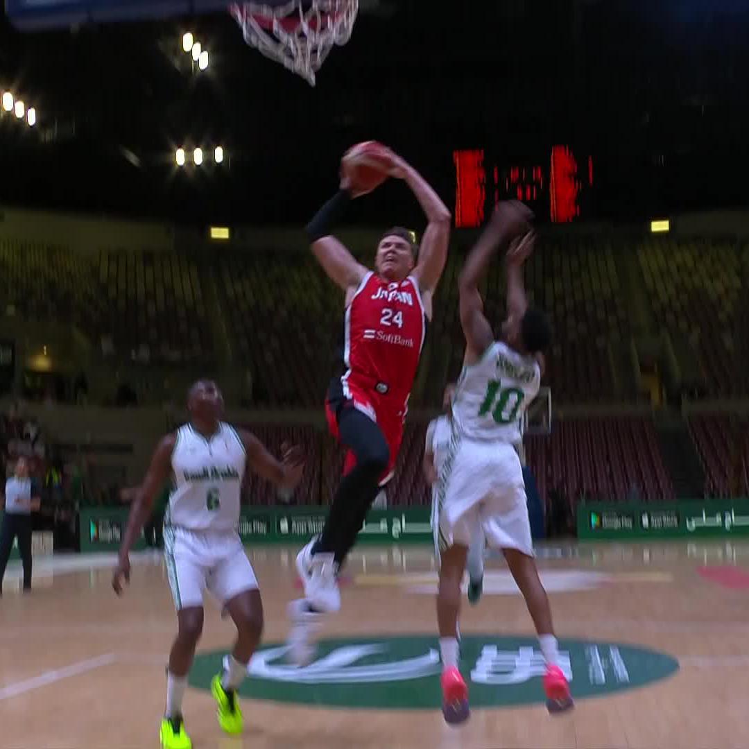 HAWK WITH THE RACK ATTACK 😤 #FIBAWC x #StepItUp