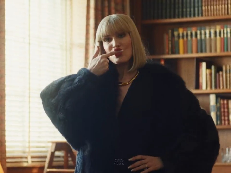 evan rachel wood is serving so much cvnt every episode of the shards… i tune in weekly for her and she NEVER disappoints... just wish she was doing all this in a better show 😭