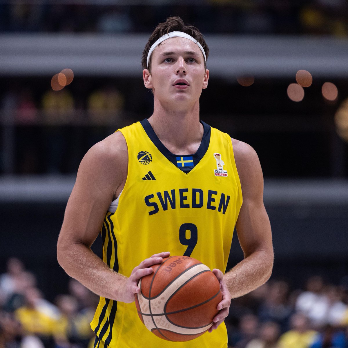 PELLE LARSSON TODAY: 31 POINTS 5 REBOUNDS 9/17 FGM GO OFF. 🔥🔥🔥🔥 (via FIBA Basketball World Cup 🏆)