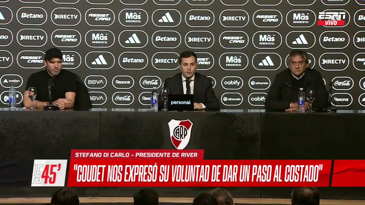 "CHACHO NOS HA EXPRESADO SU VOLUNTAD DE DAR UN PASO AL COSTADO" 🗣️ De esta manera, el presidente de River informó que Coudet dejó de ser entrenador del club
