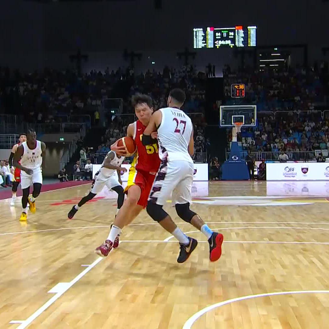 Yang Hansen 🫢 The Blazers big muscles his way inside for the dunk for Team China 🇨🇳 (via FIBA Basketball World Cup 🏆)