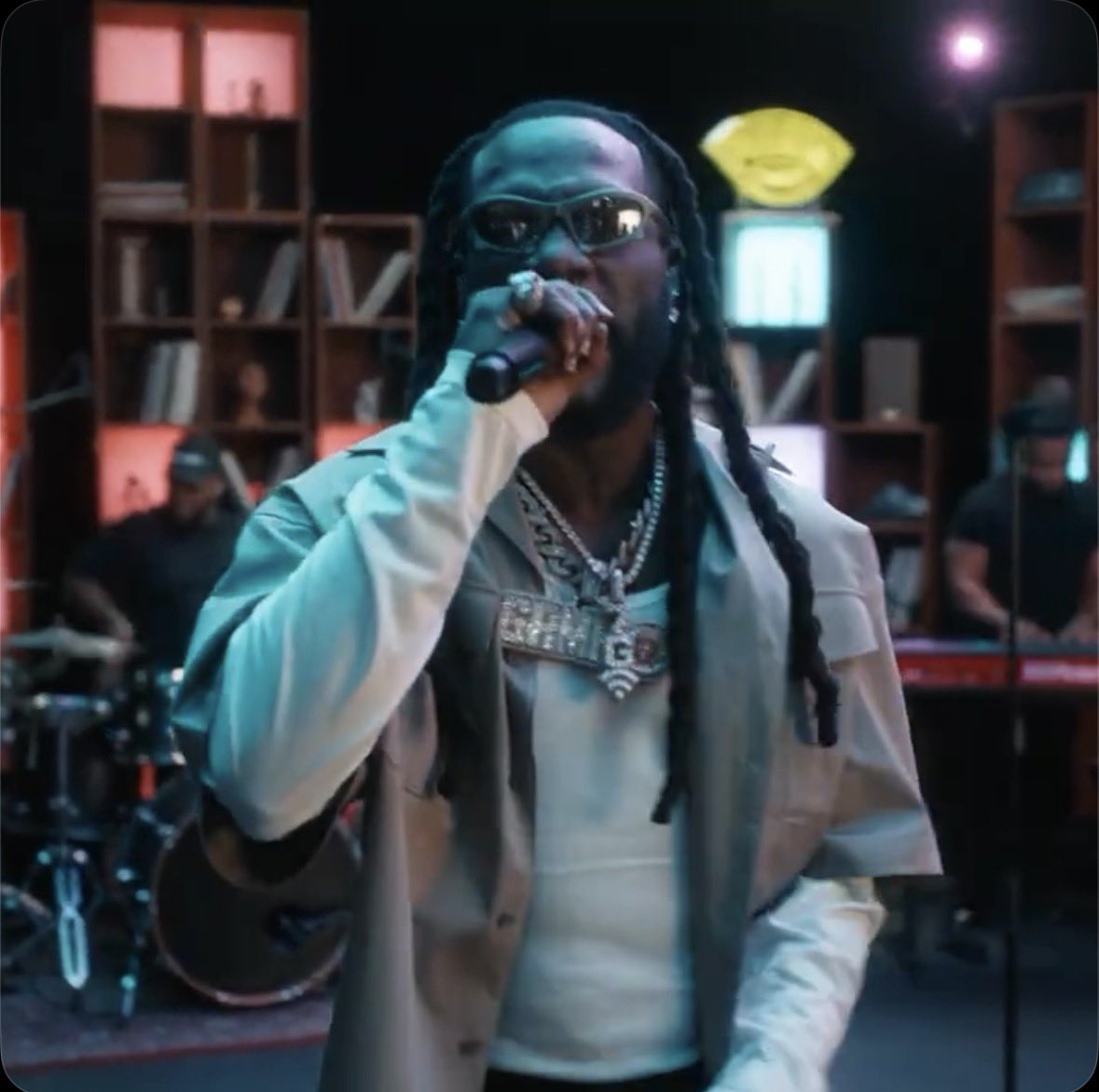 DANCE RAHMAN JAGO! 🕺🏾 BURNA BOY PERFORMING “CITY BOYS” LIVE FROM AMSTERDAM. 🔥🔥🔥🔥