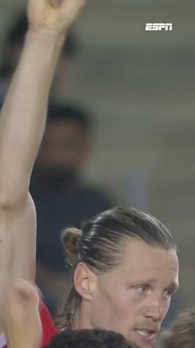 Wout Weghorst schiet FC Twente virtueel naar de Conference League! 🚀😍