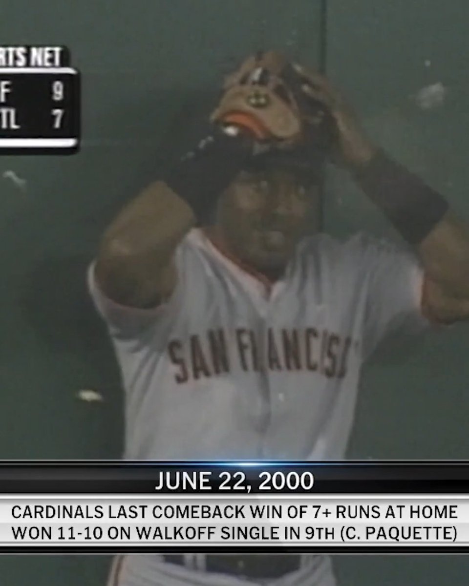 Lost it in the … moths?! In 2000, a Giants-Cardinals game in St. Louis was played in a swarm of moths 😬