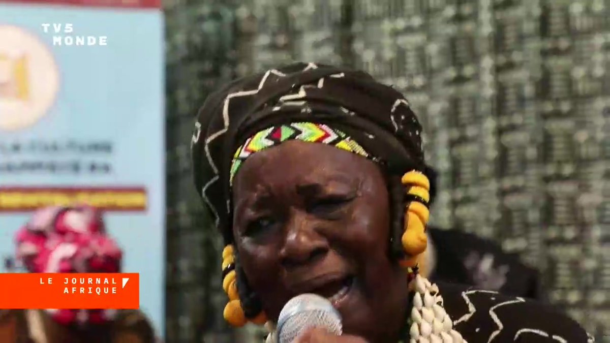 Au Mali, on la surnomme le "rossignol du Bélédougou". Mariam Bagayoko, 88 ans, continue de chanter les sons de ses ancêtres. Elle les porte même à l'international : fin 2025, elle a été distinguée à Londres par les Aga Khan Music Awards pour l'ensemble de sa carrière.