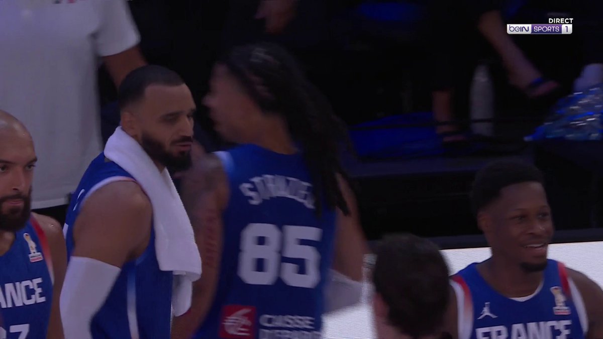 [📺 LIVE] 🏀 Qualifications Coupe du Monde FIBA 2027 🇫🇷🇸🇮 Matthew Strazel au buzzer ! Les Bleus mènent 54-35 face à la Slovénie à la mi-temps !