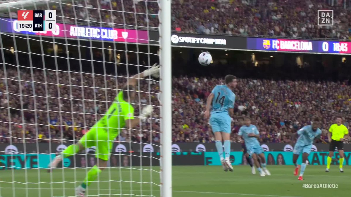 ¡QUÉ LOCURA! LA QUE LE HA SACADO UNAI SIMÓN A LAMINE YAMAL 🤯 De campeón del mundo a campeón del mundo: TOMA PARADÓN 🧤 #LALIGAenDAZN ⚽