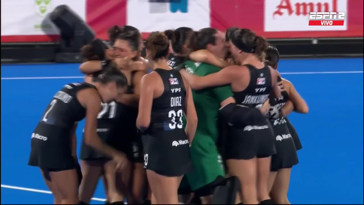 ¡DESAHOGO Y ALEGRÍA ARGENTINA! Las Leonas tacharon a Australia, jugarán una nueva final del mundo y enfrentarán a Países Bajos por el título. 📺 Todos los partidos de #HWC2026 en Disney+ Plan Premium