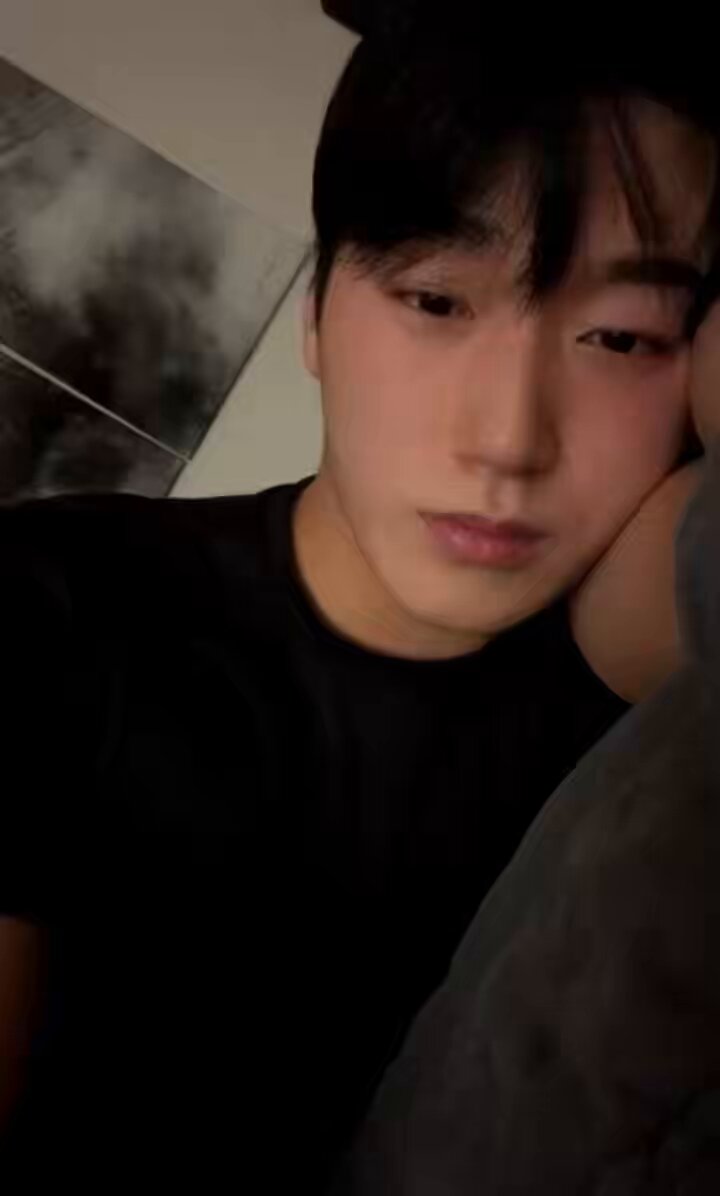 scn bottoming for the first time he tells scng to be gentle with him but he eventually loses himself in the feeling :( 🔞🔞 audio