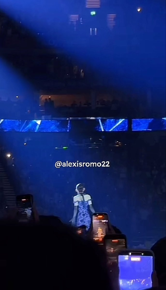 THAT’S IT. BEST NOTE CHANGE OF TOUR. SUSTAINED A5. DANGEROUS WOMAN. ARIANA GRANDE #ESTLondon