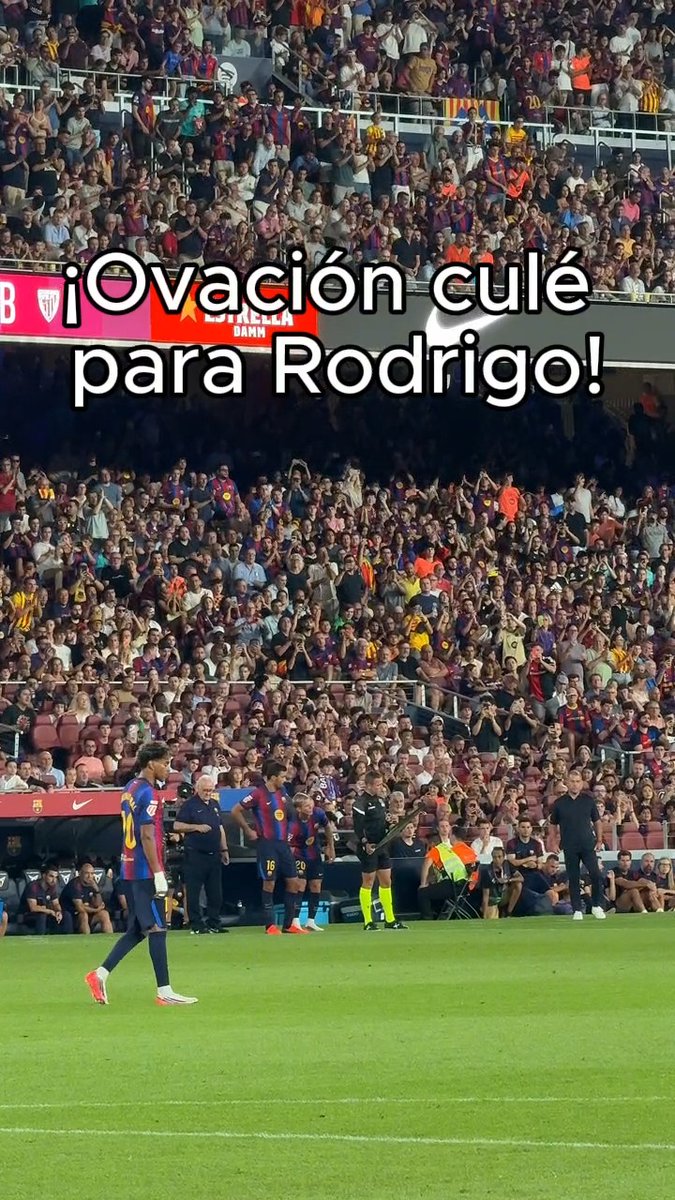 ¡Emoción total y ovación enorme de los aficionados del Barcelona para Rodrigo en su debut! 🔥 🔝