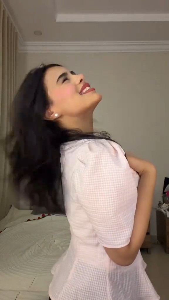 العنود عبدالحكيم وش جنسيتها ؟