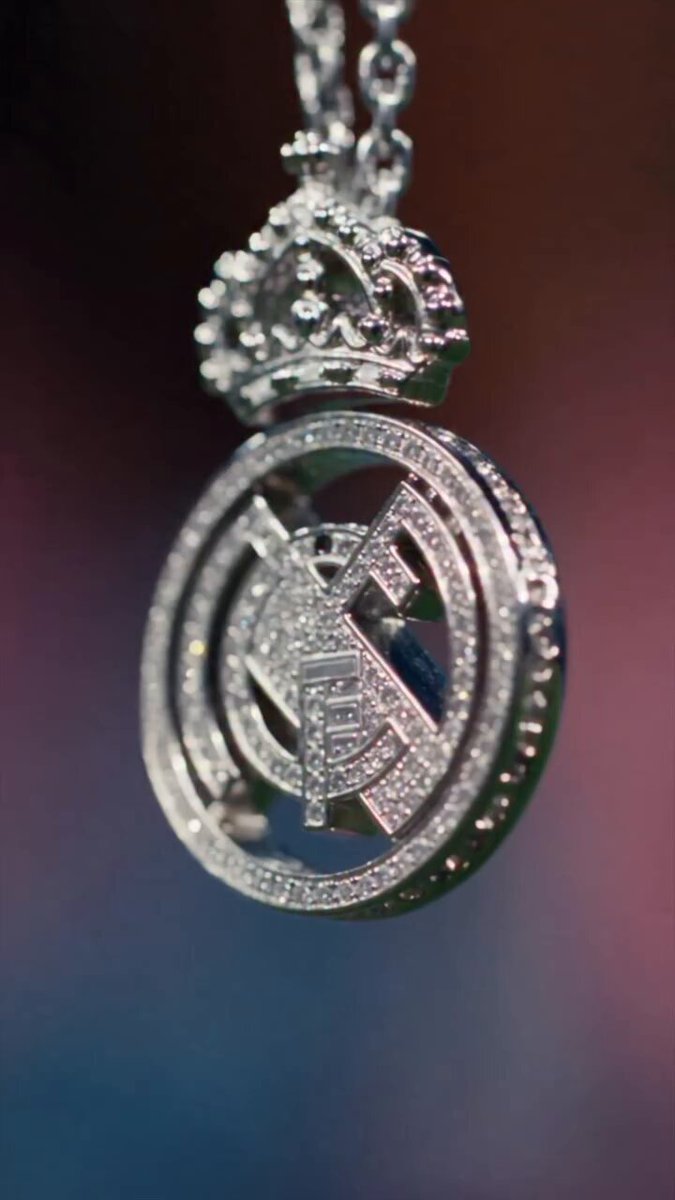 El collar de Vinícius es una absoluta barbaridad. Hay gente que dice que Vinícius no es madridista ni ama al Madrid 🤭