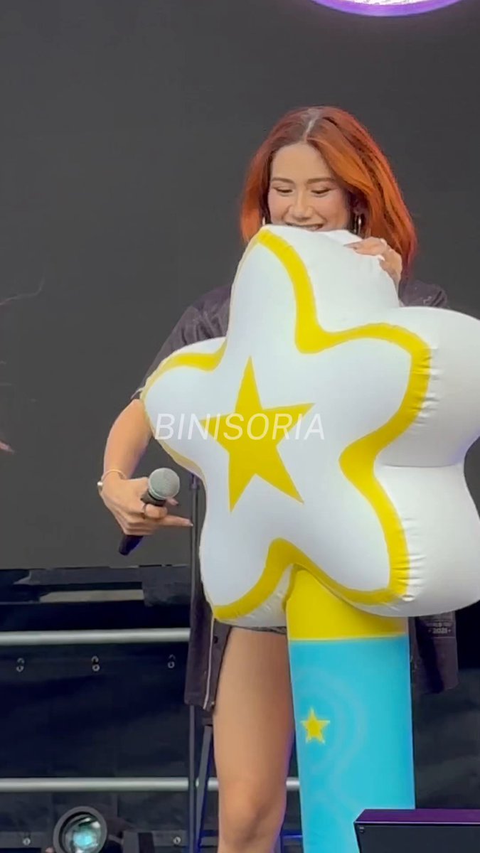 “Ang laki!!!” - Sheena Catacutan 😭 CUTE MO BEBE 💜 BINI SIGNALS HYPE TORONTO #BINI_SIGNALS_TORONTO #BINI_SIGNALS_WORLDTOUR_2026 #BINI