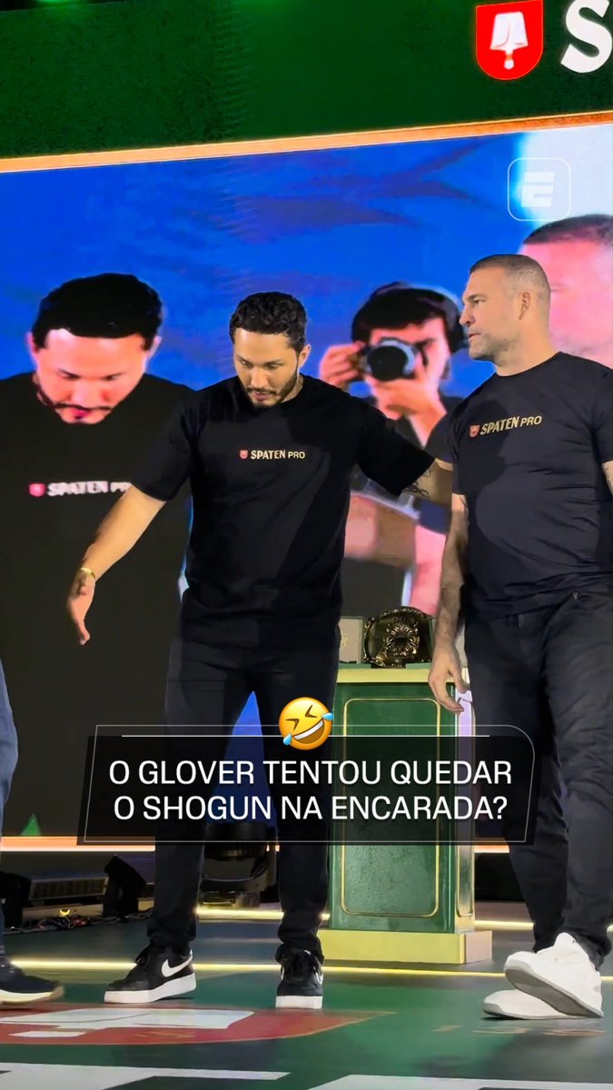 Clima fantástico entre Glover Teixeira e Maurício Shogun na encarada do Spaten Fight Night! Quem leva a melhor na luta deste final de semana, fã de esportes? #ESPNKnockOut