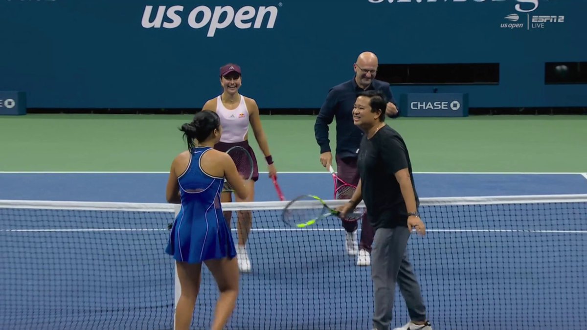 Alex Eala and Iva Jovic's dads joined them on the court for some doubles 🥹