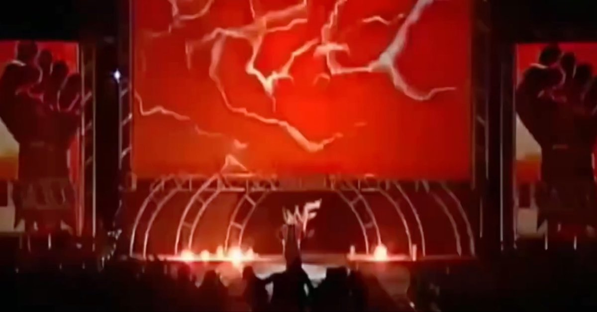 When Kane returned to RAW with the Type O Negative ‘Out Of The Fire’ theme song. THE FACT THAT KANE DIDN’T USE THIS FULL TIME IS THE BIGGEST FUMBLE EVER. THE PYRO AND GUITAR RIFT WAS MAGIC. 🔥🔥🔥🔥🔥🔥🔥🔥🔥🔥🔥