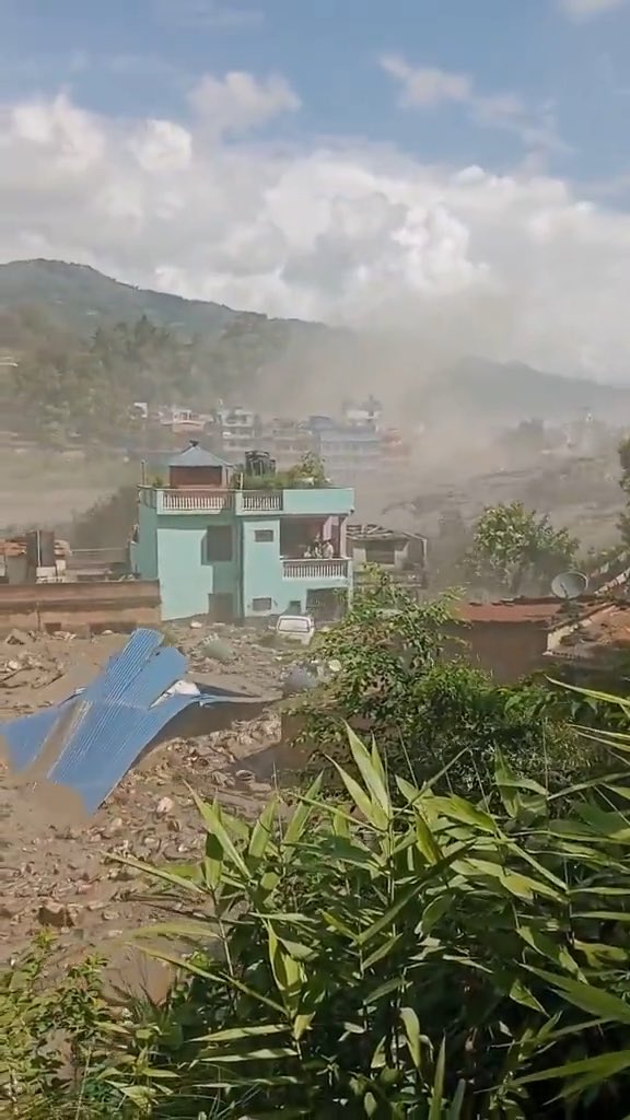 मृत्यु देखेका आँखाहरु, मृत्यु जितेका मानिसहरू ....... #nepal #highlight #everyoneシ゚