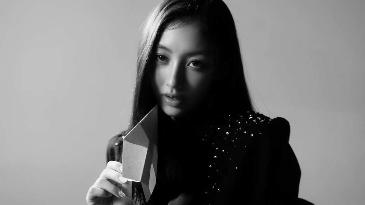 JIHYO for L'OFFICIEL YK Edition's "TRUE FRIENDS" project