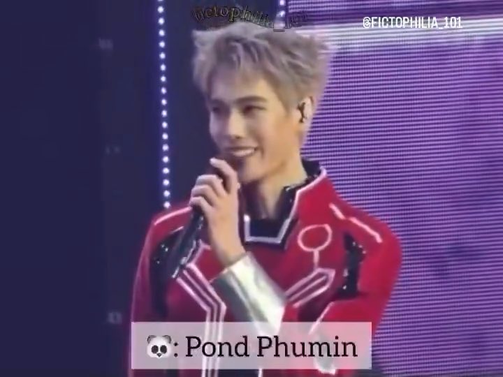 Op bilang gini guys: Wajar sih kalau temen-temennya Phuwin tahu soal jealous-nya, tapi sampe temen-temennya Pond juga tahu Phuwin jealous itu mencurigakan banget 😏 Cara temennya Pond melirik ke Phuwin aja udah menjelaskan banyak hal 😏 // Wkwk 😭 PHUWIN KETAUAN BANGET JEALOUS-NYA GUYS!! 😭😭😭🤭🤏🏻 #phuwintang #ppnaravit #PondPhuwin #ปอนด์ภูวินทร์