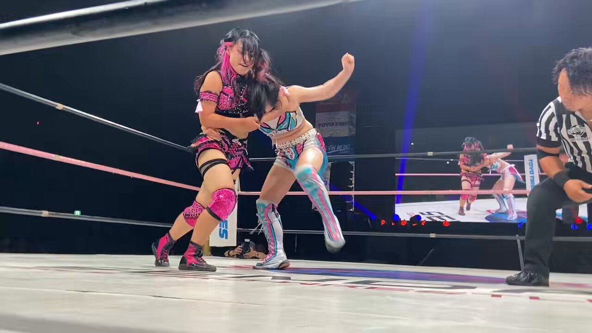 【#仙女 試合速報】 『THE TOP OF JOSHI WRESTLING』 第2試合 シングルマッチ 🔥さくらあや vs YUNA🔥 📹レッスルユニバース生配信中📹 #SENJO #STARDOM #wrestleUNIVERSE