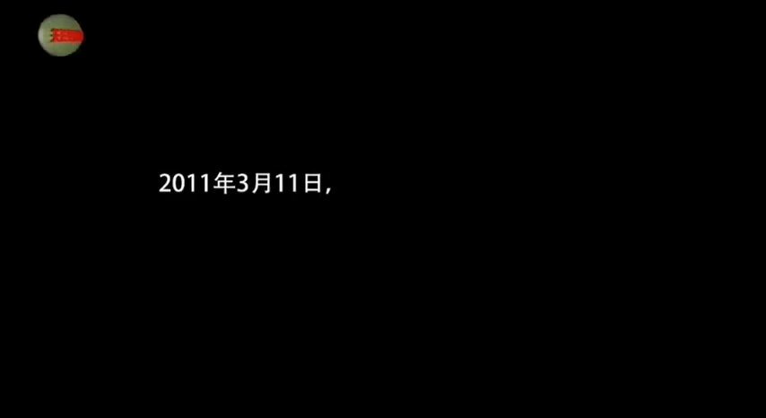 随着四川凉山雷波县“耻辱”合影事件发酵，有网友扒出雷波县过去被曝光的“2011年大凉山抓娃子事件”。 当时有雷波县村民非法收留、圈养或买卖外地智障人士和流浪人员充当苦力或奴隶（当地俗称“娃子”），甚至将其贩卖至外地矿井制造“人造矿难”以骗取巨额赔偿金。 2009年12月26日，湖北《楚天都市报》报道《千里追踪伪造矿难杀人敲诈案》，揭露了雷波县极其残忍的“盲井式”犯罪链条。 据该报道讲述： “目前发生的敲诈杀人案，被害者很多为身份不明的智障人员，而雷波山里圈养的‘娃子’，大部分也有智障。 “当地一些山村像养牲口一样圈养着一些痴呆人员，当地人称为‘娃子’。他们是‘主人’的私有财产，可以买卖，甚至条件成熟时，以他们的性命作为赚钱工具。 “有一些人好吃懒做，成天四处游荡，碰到神志不清的流浪人员，悄悄跟在后面，拿出吃的喝的进行哄骗，然后圈养在深山中，贩卖给需要劳力的家庭。 “还有更歹毒的人，将哄骗来的或买来的‘娃子’进行训练，带到全国各地去打工，伺机推下建筑工地，或在矿井下杀死，以骗取老板的赔偿金。 “去年县政府曾发出通报，要求各家各户交出‘娃子’，返送回乡了一批。 “去年6月，在该县公安局后面的深山中，警方一次性解救了40名痴呆人员。今年在卡哈咯山区也解救了7人，这些人员被圈养在草棚中，平时帮人放羊、干农活。” 这则报道刊发3天后，雷波县政府发布一份题为《关于记者用语错误的纠正》的新闻发言人材料指出： 被农户“容留”的智障人员，均与农户“同吃、同住、同劳动”，不存在“像养牲口一样圈养”的情况，有的智障人员在清理时还不愿意离开；当地没有“娃子”，“娃子”是奴隶制度下奴隶主家庭拥有的奴隶；雷波进行的是“清理”工作，不是“解救”。 但在大量媒体集中深入调查以后，雷波县委书记蒋若枫最终不得不在2011年7月公开道歉，并启动更大规模清查。