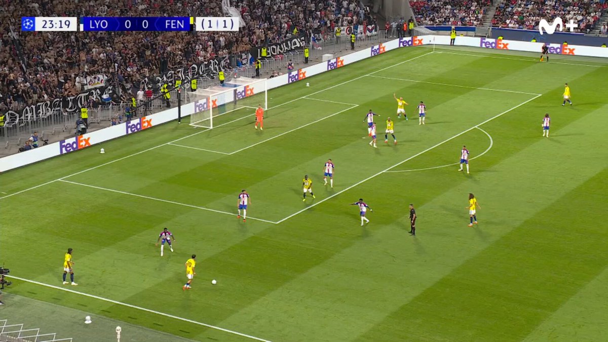 En otro orden de cosas, antenoche Don Vedat Muriqi clasificó al Fenerbahçe para la Champions con este gol. Ya saben ustedes que en esta cuenta se celebraron, se celebran y se celebrarán los goles de este delantero de culto.