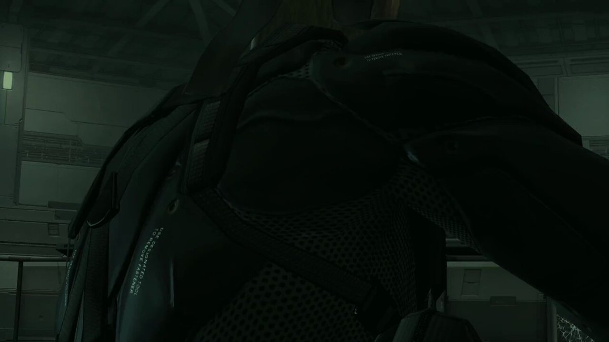 マスターコレクションVol.2版MGS4のNintendo Switch2版でコントローラー端子の変更無線を聞いてみました XBOX Series X版は再録せず、PS3版の"PSボタン"という台詞をそのまま使い、字幕は"オプションメニュー"としていたのですが Switch2版は"PS"の部分をカットして"ボタン"のみ言う形にしていますね