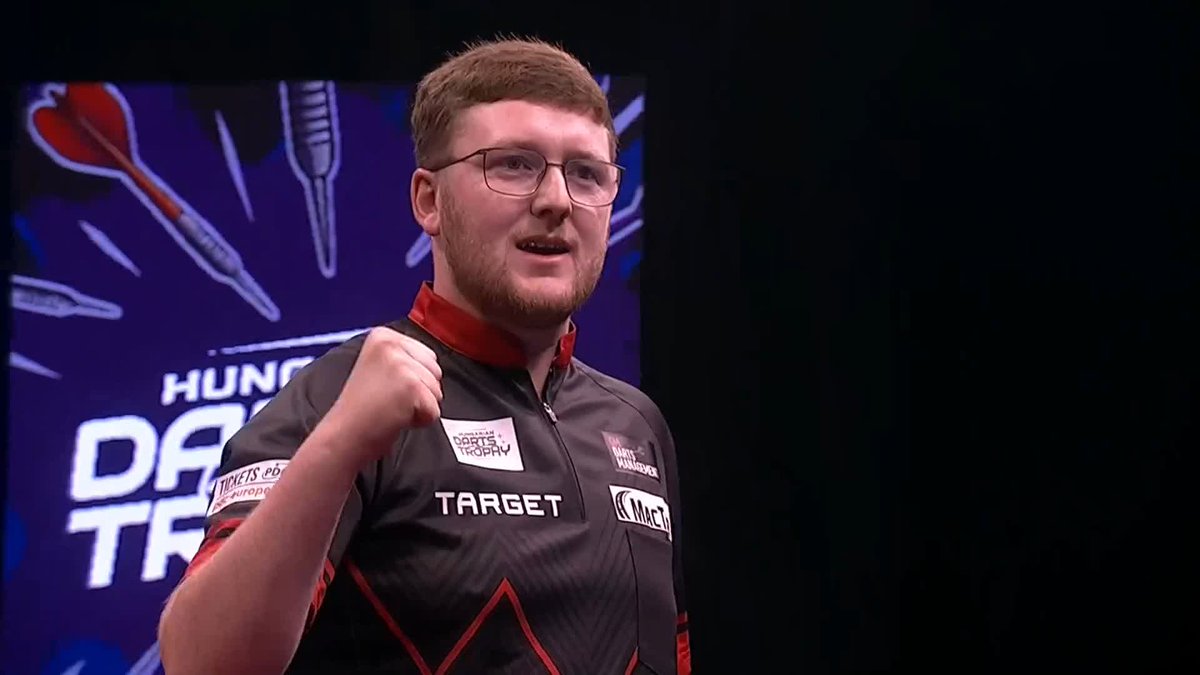 BARRY SWEEPS PAST SCHINDLER! Keane Barry produces an average north of 100 as he cruises past Martin Schindler in round one of the Hungarian Darts Trophy! 📺 #ET11