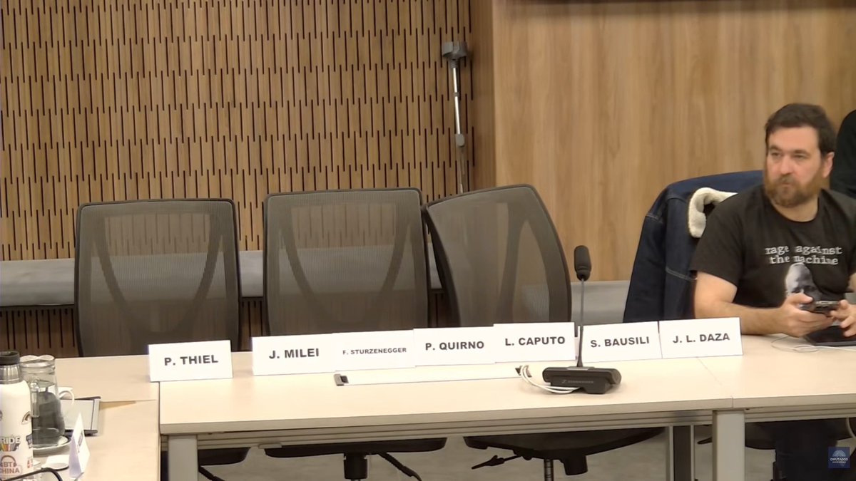 En la audiencia informativa en Diputados sobre la visita de Peter Thiel en Argentina se mostraron los ausentes de la reunión: además del tecnomagnate aparecen Javier Milei, Federico Sturzenegger, Luis Caputo, Santiago Bausili y José Luis Daza.