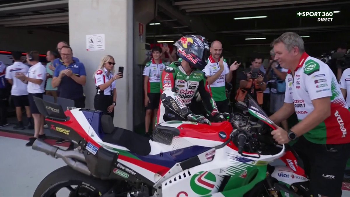 L'émotion au box de Johann Zarco après les essais ! 🥹 #AragonGP | #MotoGP
