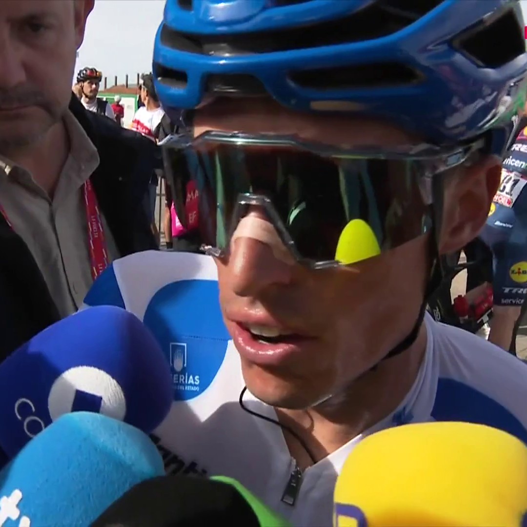 "Creo que Pogacar se ha enfadado un poco y por eso ha atacado" ‼️ Enric Mas, en la meta de Valdelinares. #LaVuelta26
