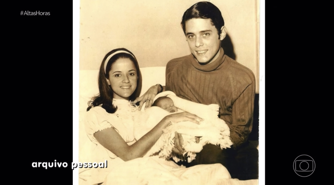 “existia uma impossibilidade de chico se apresentar na televisão e eu não achava justo eu me apresentar sendo que ele estava sendo censurado” marieta severo e chico buarque vai ser pra sempre o casal mais chique da história do país