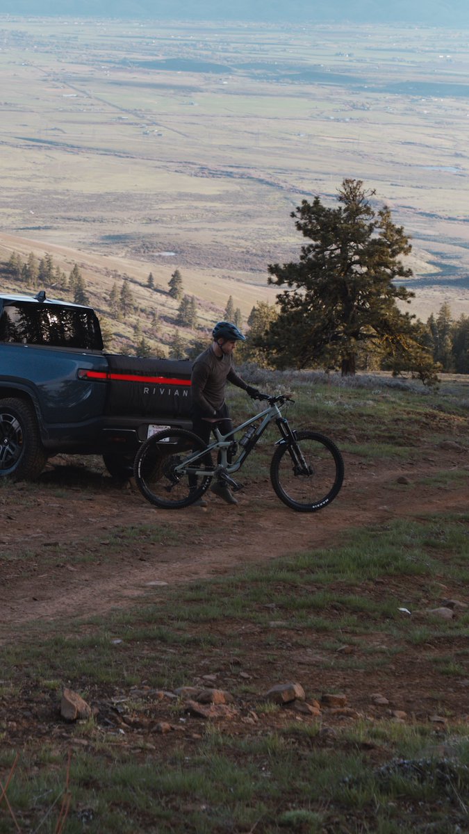 Keep your focus on the adventure ahead and let Rivian Assistant message your crew.