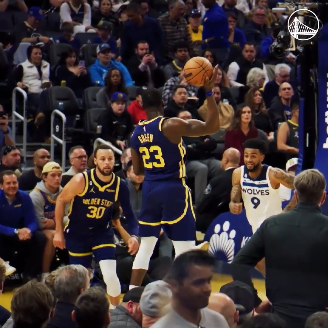 The Draymond &amp; Stephen connection 👀