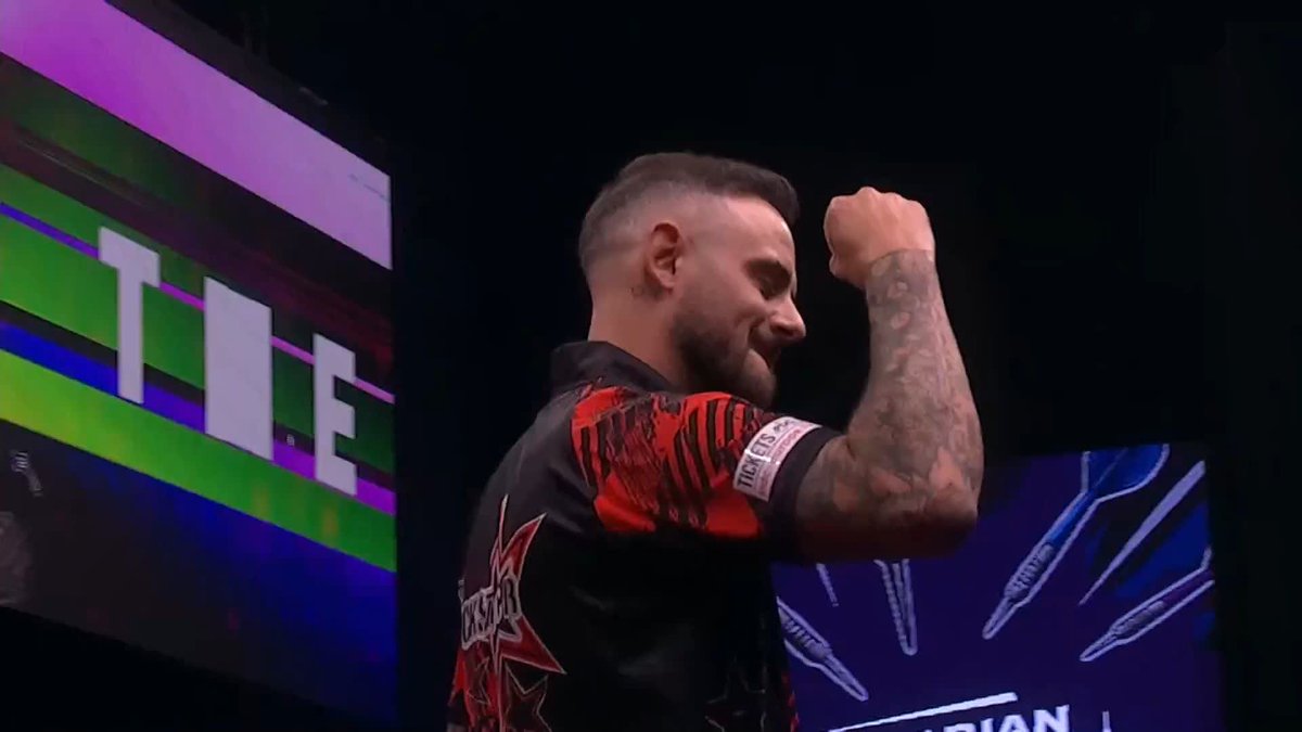 CULLEN BEATS LEEK! Joe Cullen, a former champion in Budapest, is through to round two at the MVM Dome - defeating Euro Tour debutant Adam Leek! 📺 #ET11